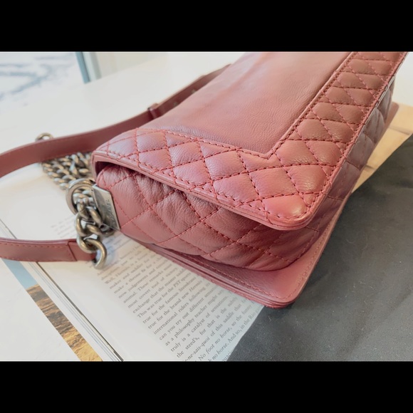 Chanel Medium Le Boy Burgundy - Picture 5 of 10